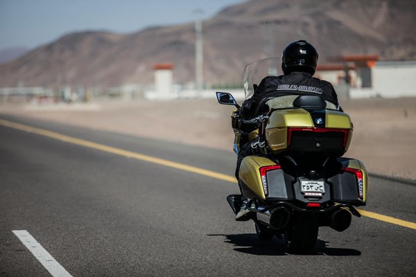 Les faux amis de la route : comprendre et éviter les angles morts